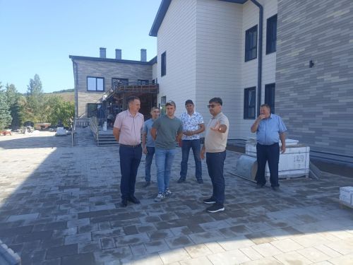 Кукмара районы башлыгы Сергей Димитриев төзелеш мәйданчыкларында булып кайтты